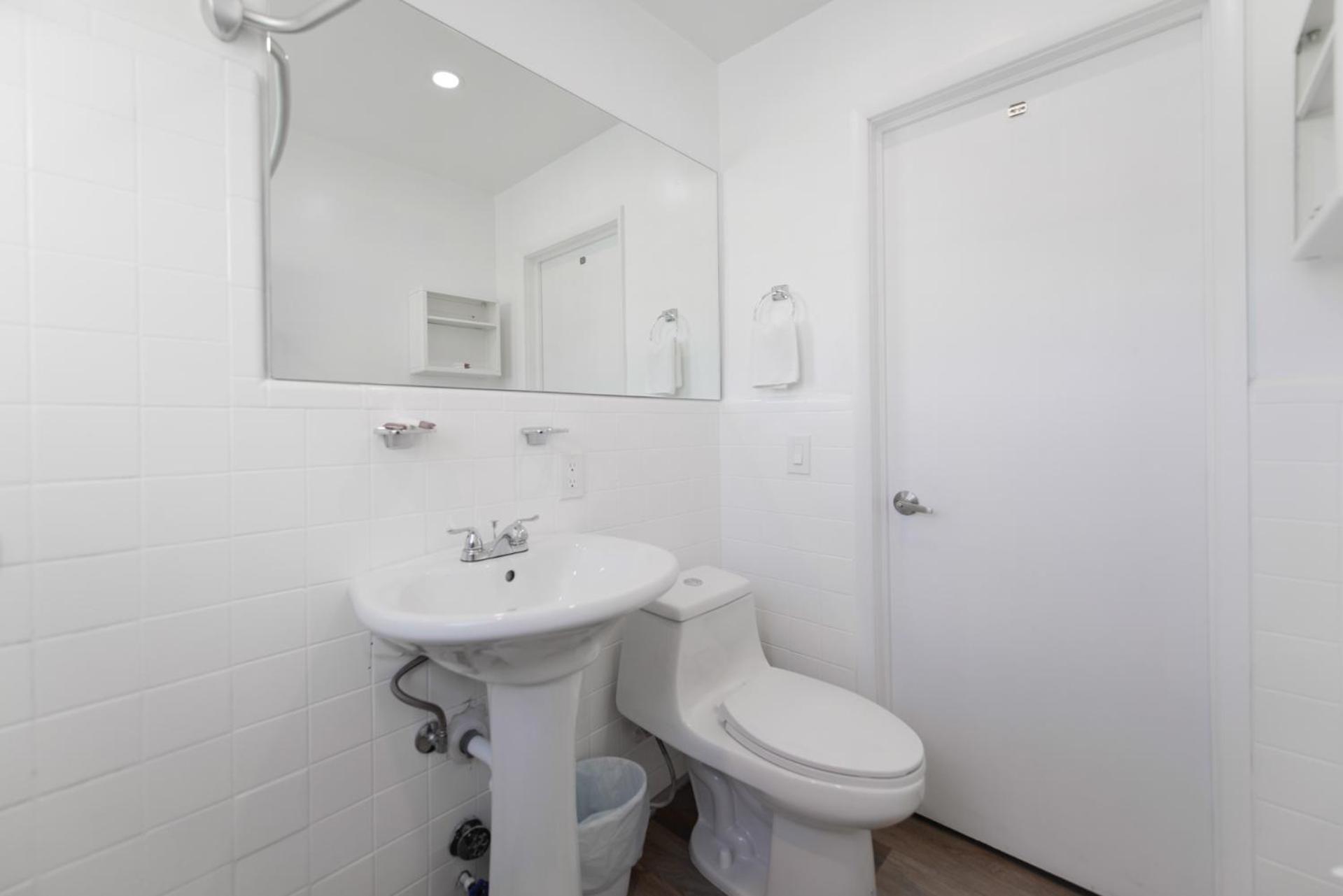 Spacious Studio With Balcony And Parking At The Beach -M46 Hollywood Bagian luar foto