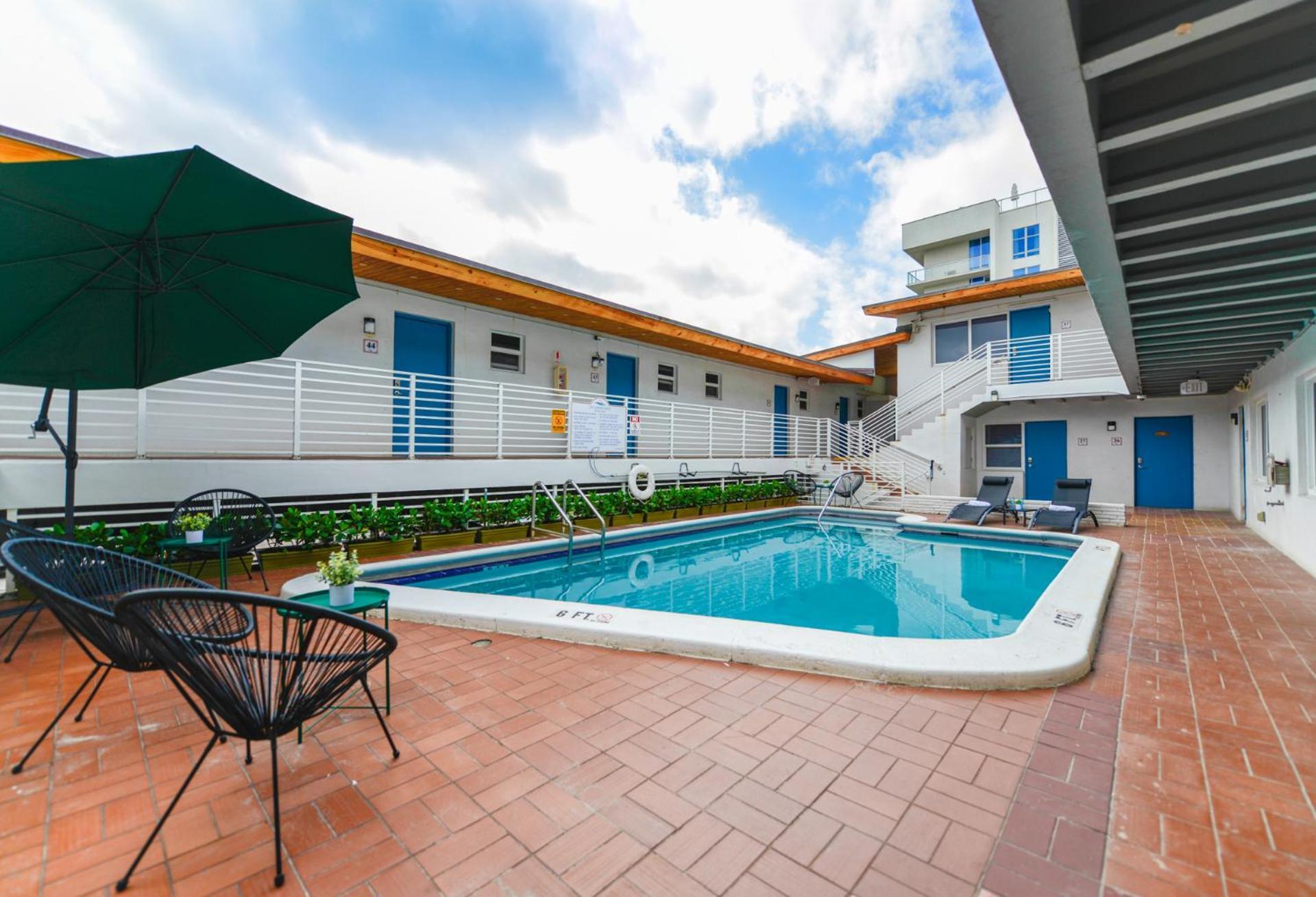 Spacious Studio With Balcony And Parking At The Beach -M46 Hollywood Bagian luar foto