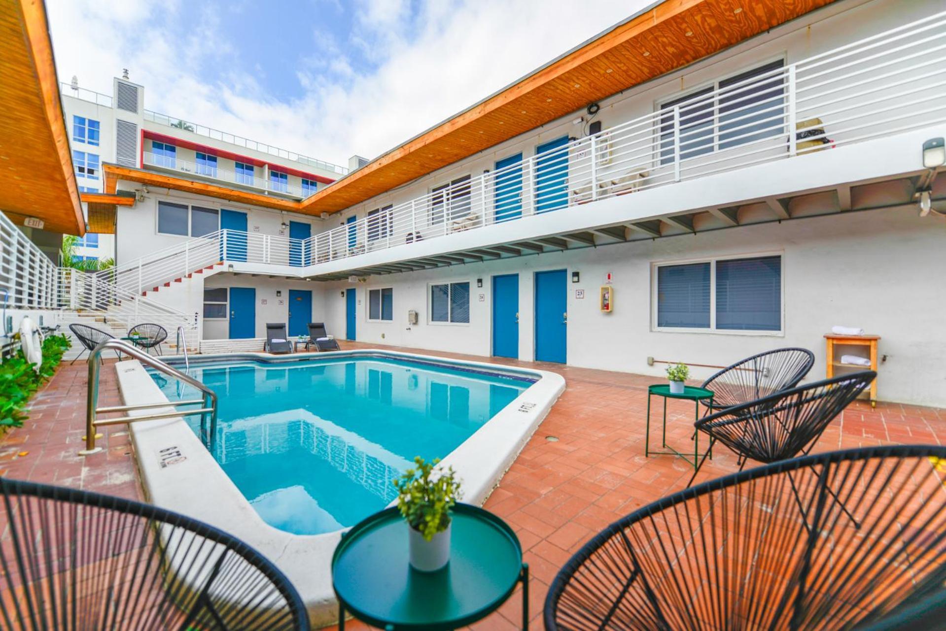 Spacious Studio With Balcony And Parking At The Beach -M46 Hollywood Bagian luar foto